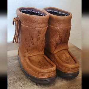 Size 10 Toddler Manitobah Mukluks NWOT